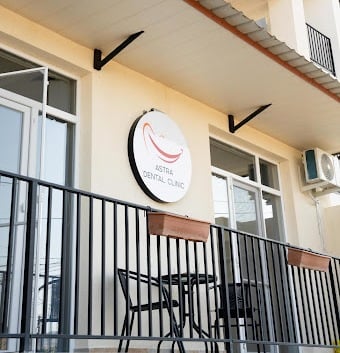 Slider image (7) Astra Dental Clinic